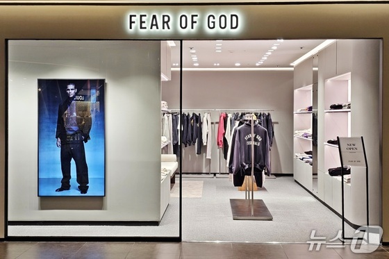 Discover Luxury Streetwear: ‘Fear of God’ Opens at Shinsegae Centum City with Exclusive Discounts!