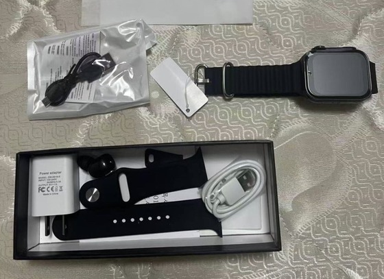 NK TechLab, a media outlet established in April last year by Martyn Williams, a researcher at the U.S.-based Stimson Center, announced on Thursday that it had obtained and analyzed an intelligent wristwatch (smartwatch) unveiled by North Korea\'s Sujong Cheon Technology Exchange Company / Capture from NK TECHLAB