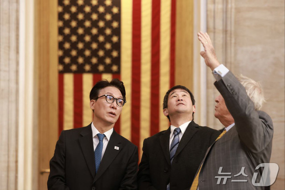 Prime Minister Kim Min-seok is touring the facilities at a luncheon meeting hosted by key figures of the U.S. House of Representatives at the U.S. Capitol on January 22 (Provided by the Prime Minister\'s Office) 2026.1.23 / News1