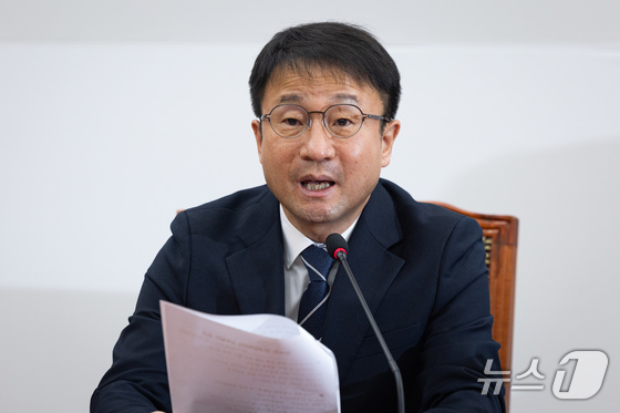Democratic Party’s Legislative Drive: Will Economic Recovery Bills Outpace Judicial Reform?