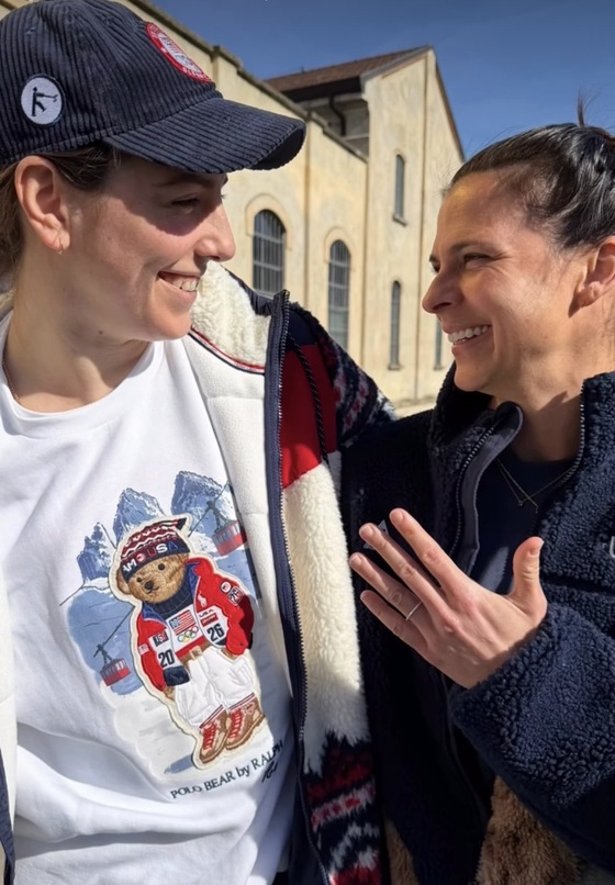 U.S. women\'s ice hockey team captain Hillary Knight (left) and U.S. women\'s speed skating national team member Brittany Bowe. The two are a same-sex couple and got engaged in Italy, where the Olympics were held / Capture from Hillary Knight social media