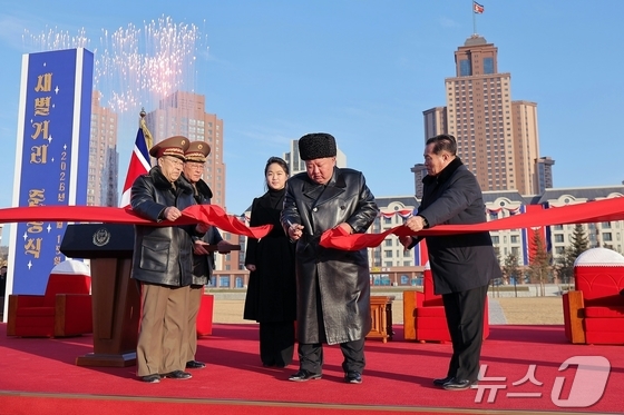 The Rodong Sinmun, the official newspaper of North Korea\'s Workers\' Party, reported on February 16 that the completion ceremony for Saebyeol Street was grandly held on February 15, with Comrade Kim Jong Un attending the ceremony. Present at the site were his daughter Ju-ae, commanders of overseas operational units, combatants and officers of engineering units, commanders of the Ministry of National Defense, and officers and soldiers from People\'s Army units at all levels / Rodong Sinmun