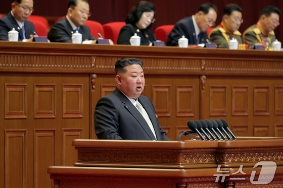 Kim Jong Un, General Secretary of the Workers\' Party of Korea, delivering a speech at the 9th Party Congress / Rodong Sinmun