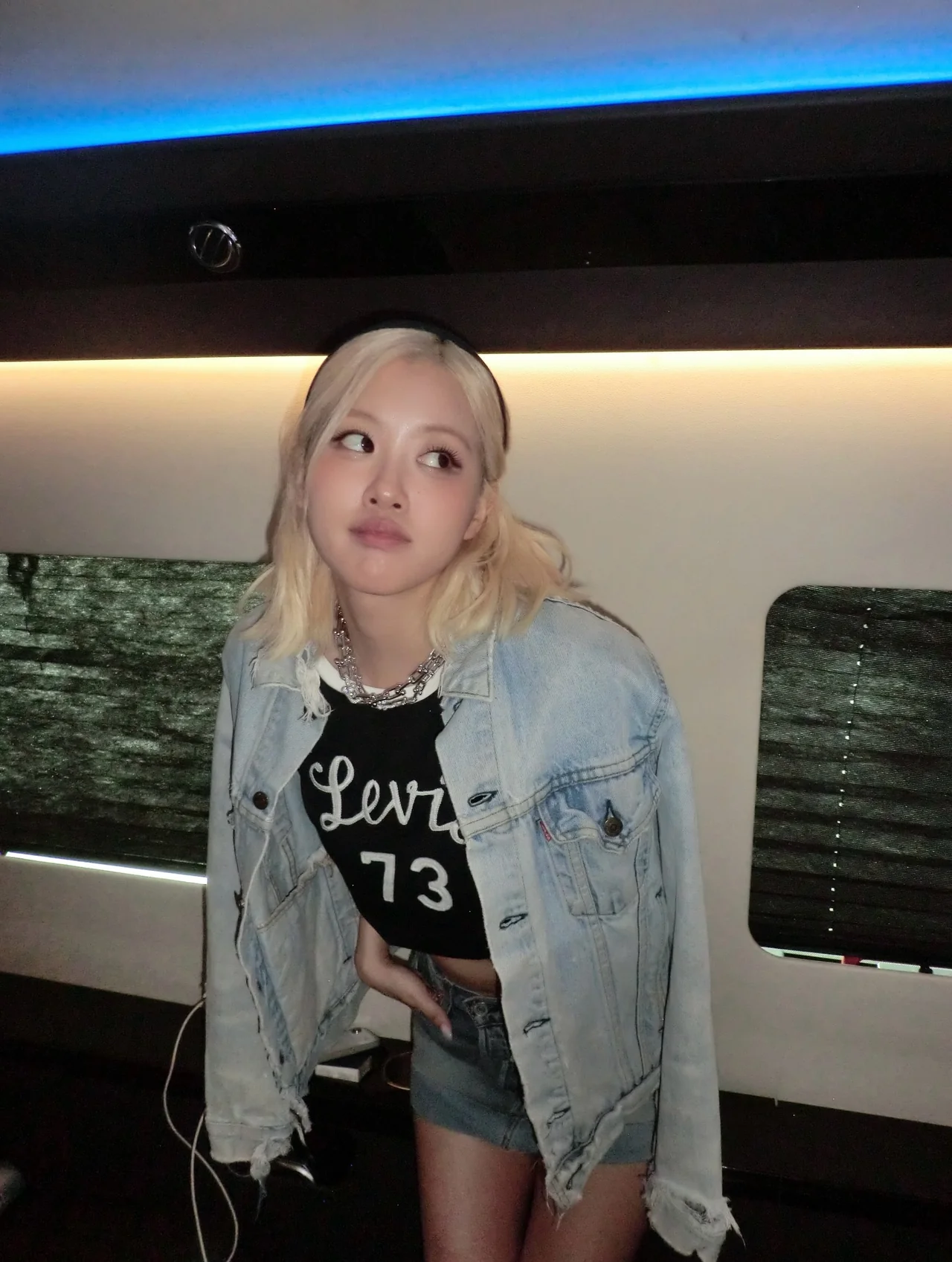 Unlock the Secrets of Rosé’s Effortless Denim Look at the Super Bowl