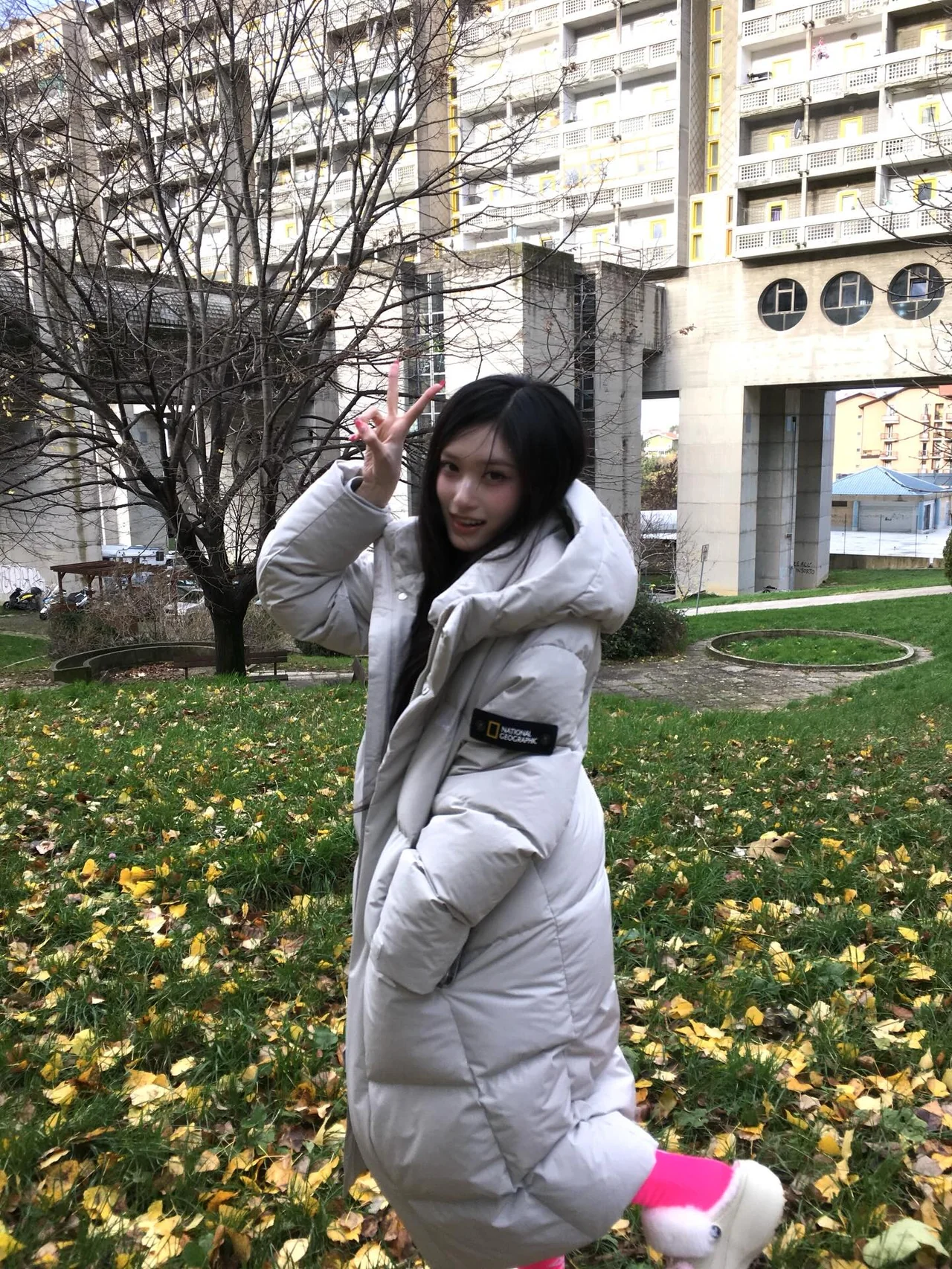 &nbsp;     Gorpcore Gone Glam | When Rugged Outdoor Vibes Get a Cute Makeover / Photo: Iseul\'s Instagram