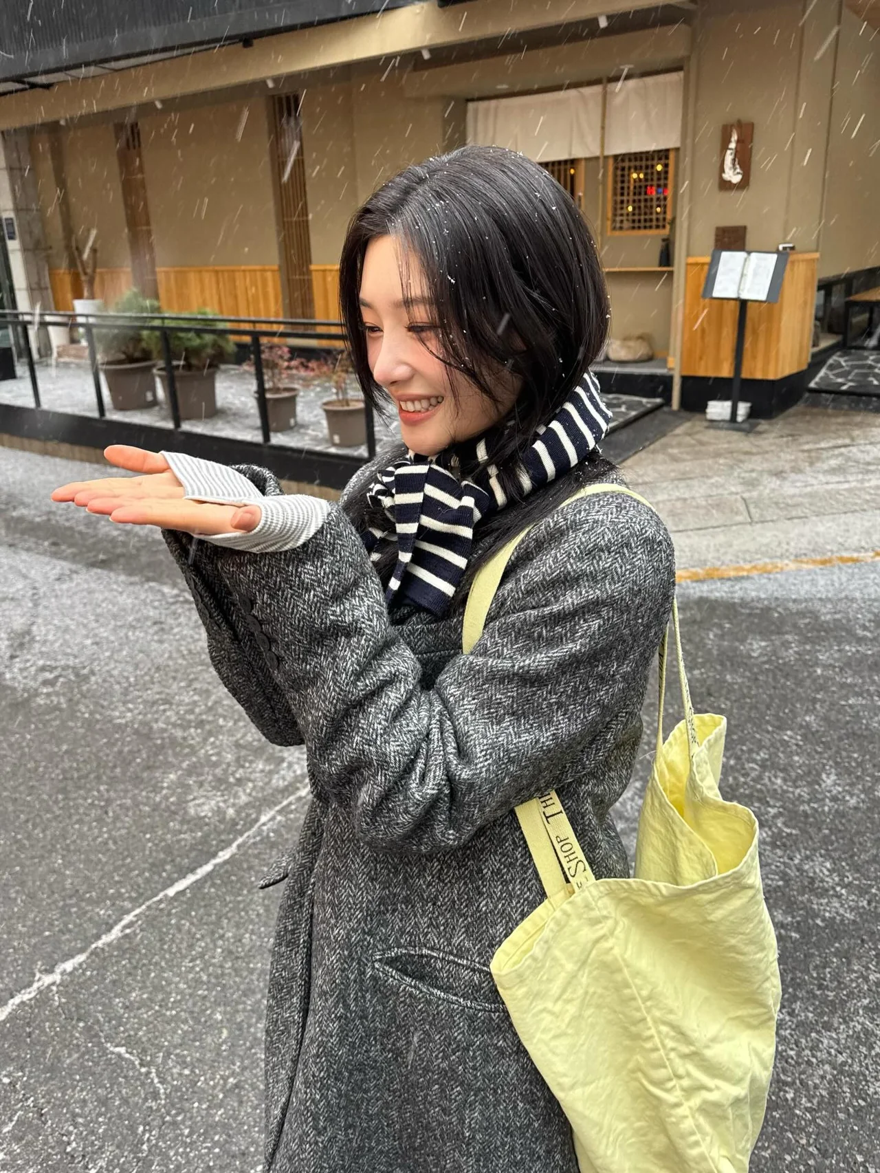 ノーブル⭐︎ビックヘリンボーンショートコート 雪の日にぴったり！正統派ヘリングボーンコート | スマートニュース