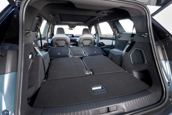 사진자료- 올 뉴 5008 스마트 하이브리드_트렁크