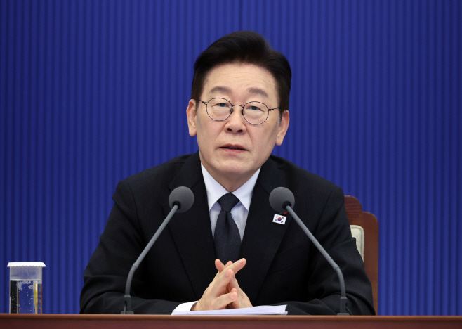 이재명 대통령, 수석보좌관회의 발언<YONHAP NO-5973>