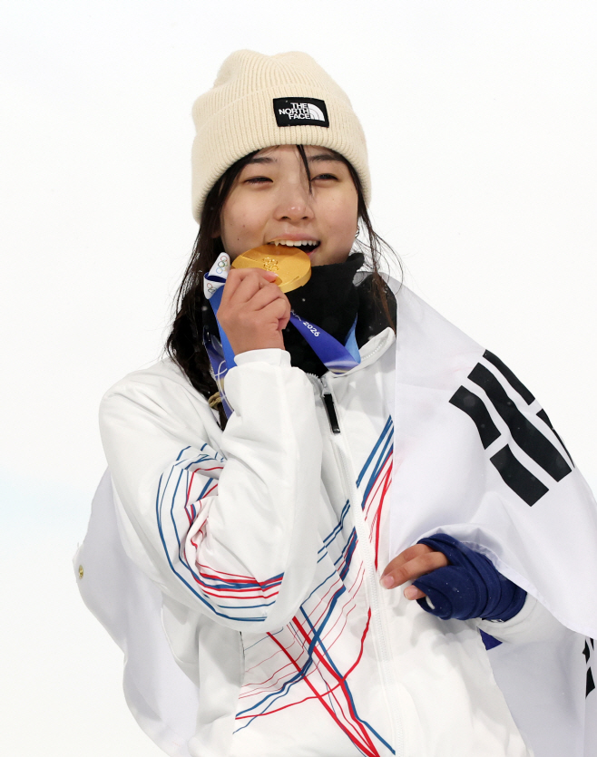 한국 설상 첫 금메달 획득한 최가온