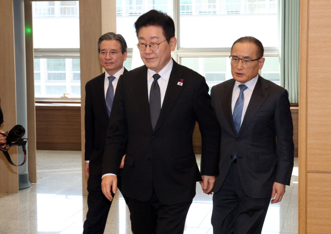 이재명 대통령, 수석보좌관회의 입장