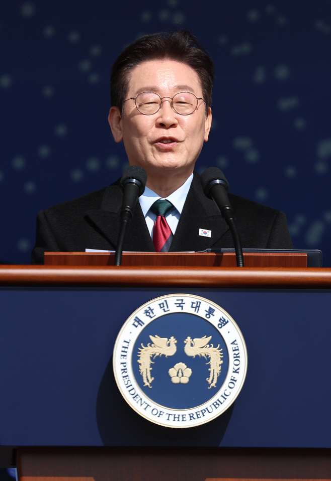 이재명 대통령, 장교 합동 임관식 축사<YONHAP NO-5023>