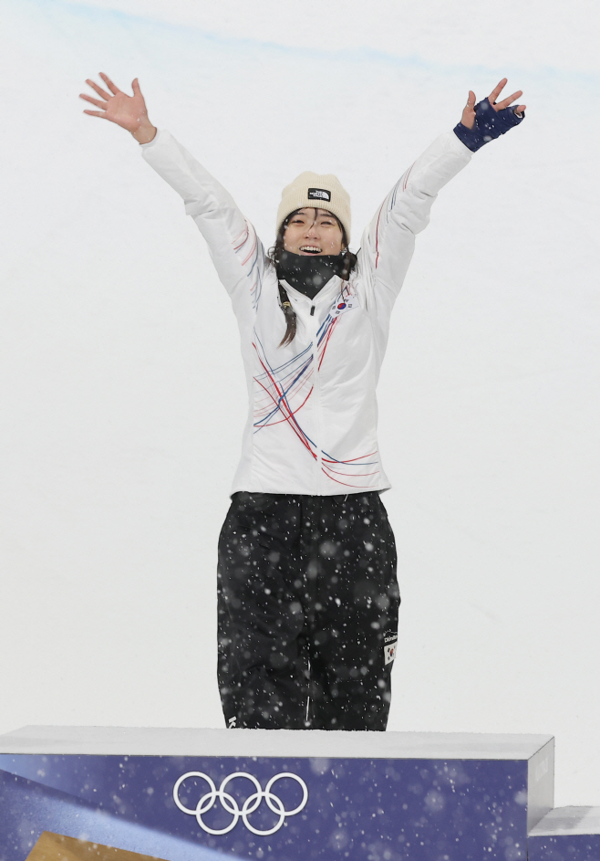 시상대 가장 높은 곳에 오르는 최가온