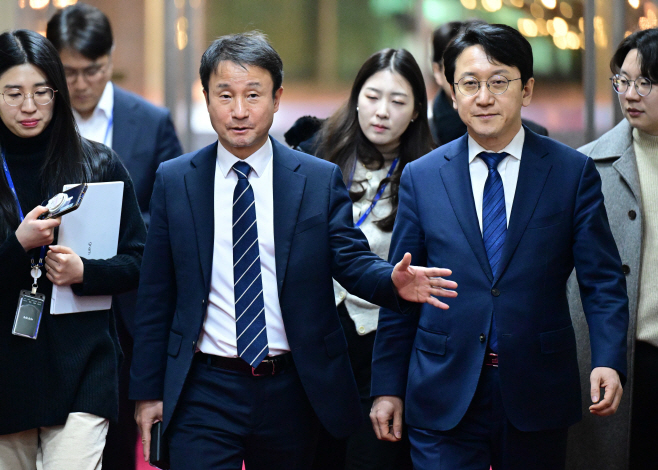 [포토] 국회의장실 향하는 한병도 민주당 원내대표