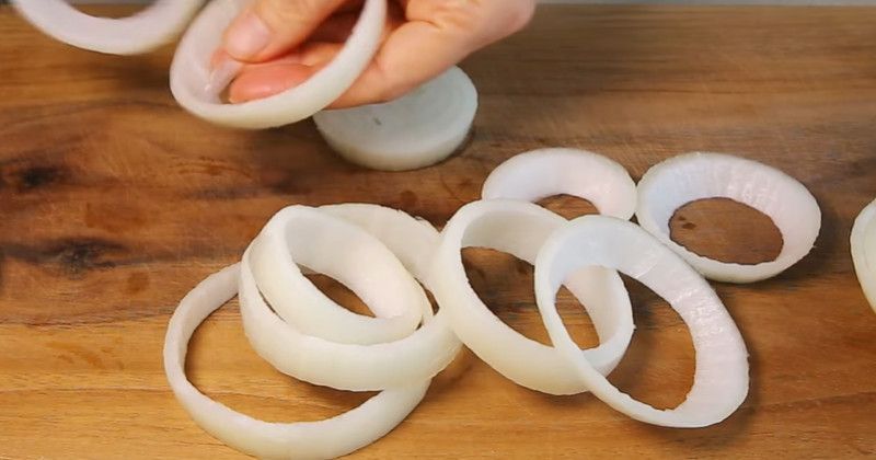 How to Make Irresistible Onion Cheese Jeon: A Simple Korean Recipe for Any Occasion
