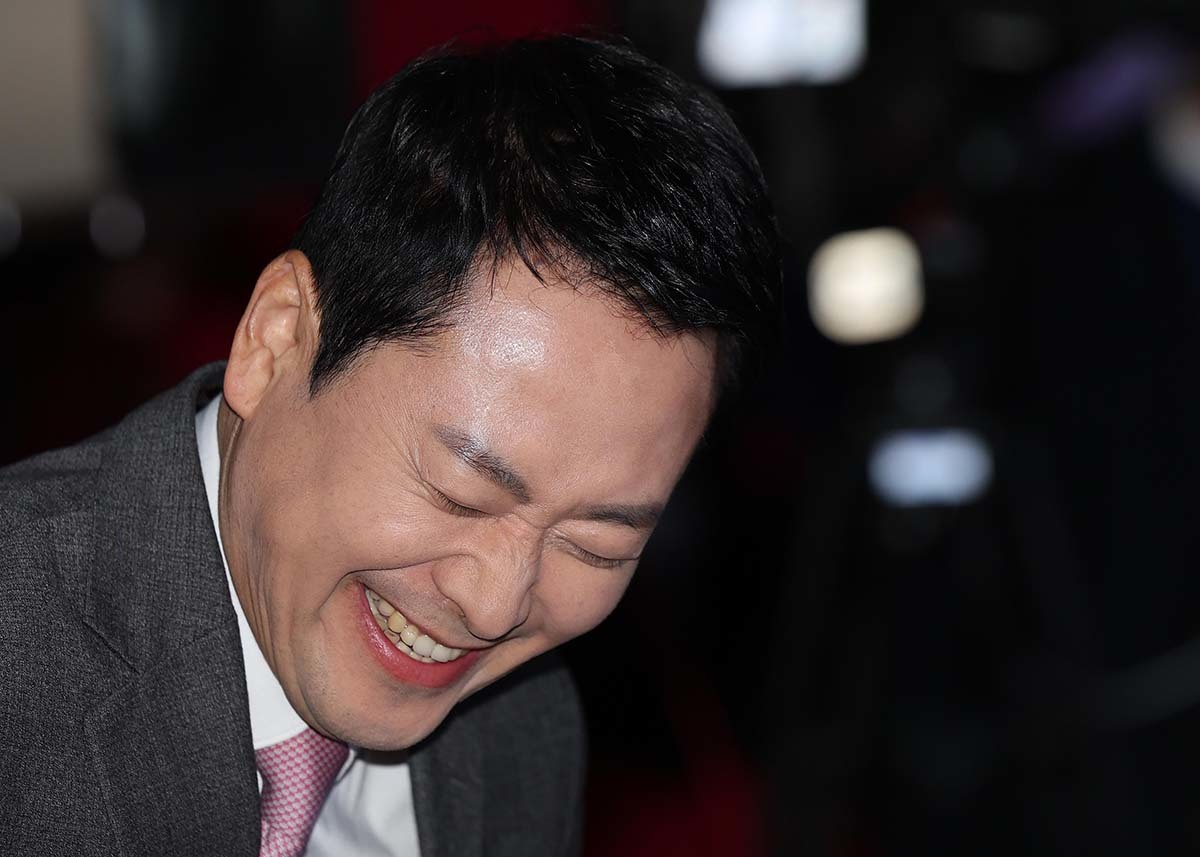 Is 국민의힘 Ready to Cut Ties with 윤석열? A Deep Dive into Political Strategies