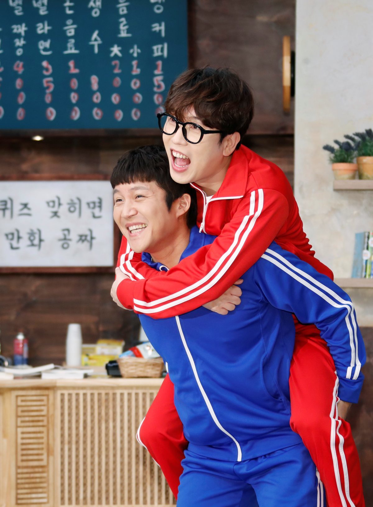 引用： お笑い芸人 チョ・セホ（左）と ナム・チャンヒ（右）。