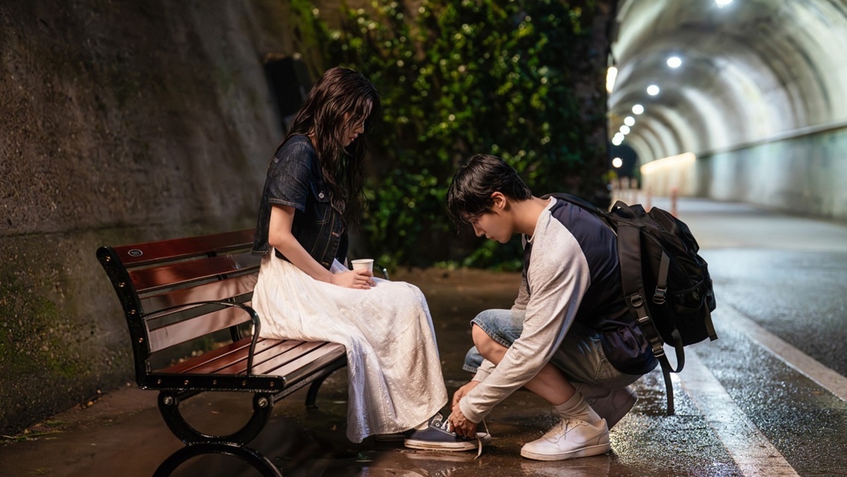  引用： 映画『今夜、世界からこの恋が消えても』主演俳優シン・シアとチュ・ヨンウ / BY4M STUDIO