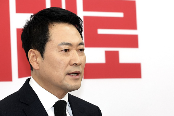 국민의힘 원외 당협위원장 협의회는 22일 입장문을 통해 장동혁 대표(사진)의 사퇴를 요구한 전날 타 
