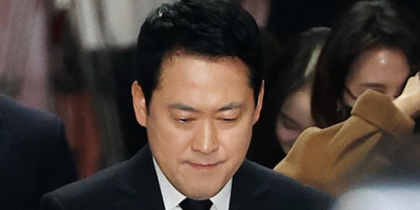 장동혁 국민의힘 대표가 20일 국회에서 윤석열 전 대통령에 대한 1심 무기징역 선고 관련, 입장을 밝히기 위해 당대표실에 입장하고 있다. ⓒ연합뉴스 