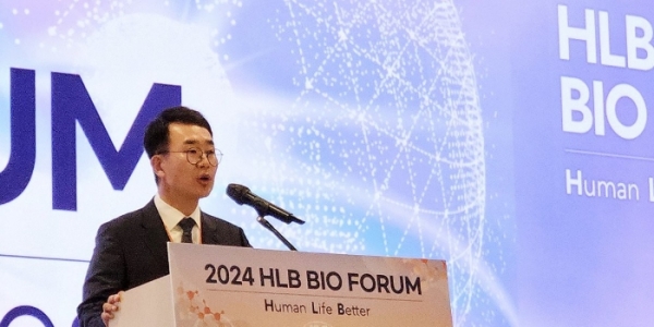 진양곤 HLB 회장이 2024년 5월23일 서울 송파구 소피텔 앰배서더 서울에서 열린 '제2회 HLB바이오포럼'에서 개회사를 하고 있다. ⓒ 연합뉴스