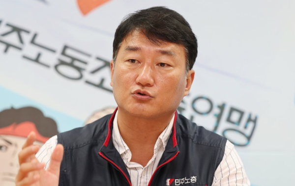 양경수 전국민주노동조합총연맹 위원장이 5일 신년 기자간담회에서 현대차 아틀라스 생산 공장 투입에 대한 입장을 밝혔다. ⓒ연합뉴스