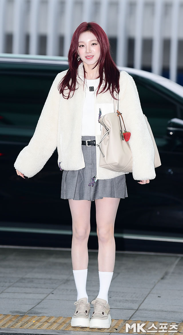 How i-dle’s Wooki is Redefining Fashion Trends: Insights from the New York Show