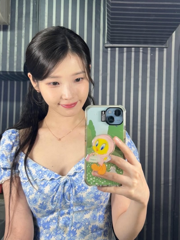 출처: 아이유 SNS