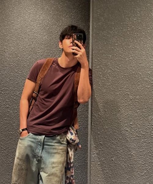 출처: 뷔 SNS