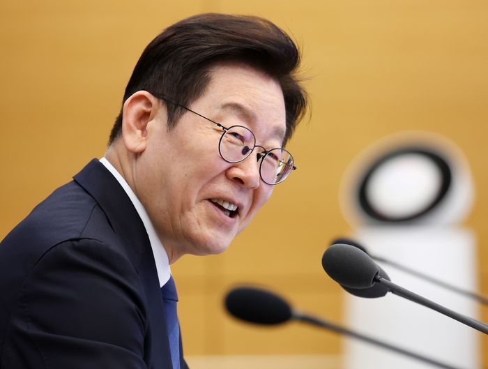 이재명 대통령이 5일 청와대에서 열린 수석보좌관회의에서 발언하고 있다. ⓒ뉴시스