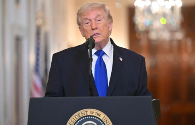 도널드 트럼프 미국 대통령이 지난 23일 워싱턴DC 백악관 이스트룸에서 연설하고 있다. ⓒAFP/연합뉴스