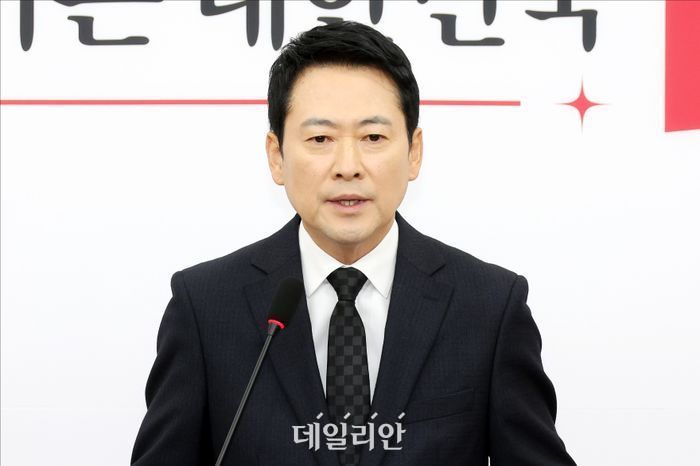 장동혁 국민의힘 대표가 20일 오전 국회에서 윤석열 전 대통령의 내란 우두머리 1심 선고 결과 관련 입장을 발표하고 있다. ⓒ데일리안 홍금표 기자