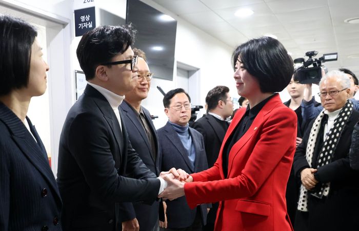 배현진 국민의힘 의원이 지난 13일 오후 서울 여의도 국회 소통관에서 기자회견을 열고, 자신에 대한 국힘 윤리위의