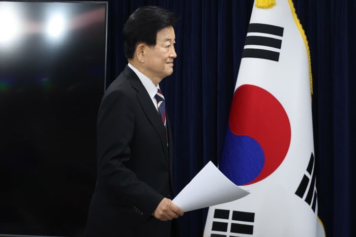 정동영 통일부 장관이 18일 오후 서울 종로구 정부서울청사에서 