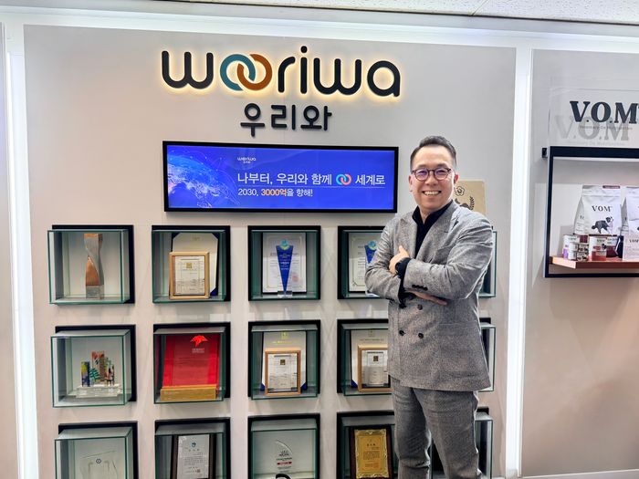 지난 25일 최광용 우리와주식회사 대표가 서울 중구 남대문로 대한상공회의소 3층에 위치한 우리와주식회사 본사에서 데일리안과의 인터뷰 포즈를 취하고 있다.ⓒ우리와주식회사