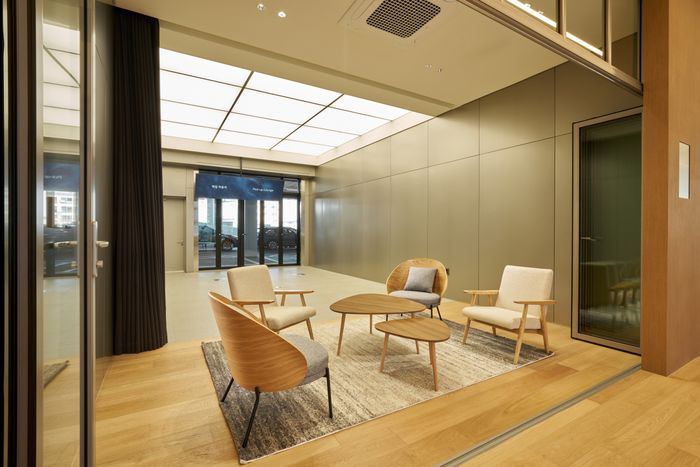 신차 인도 공간인 