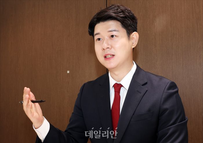 김동현 국민의힘 서울시의원 출마예정자가 지난 11일 오후 서울 여의도의 한 카페에서 데일리안과 인터뷰를 하고 있다. ⓒ데일리안 홍금표 기자