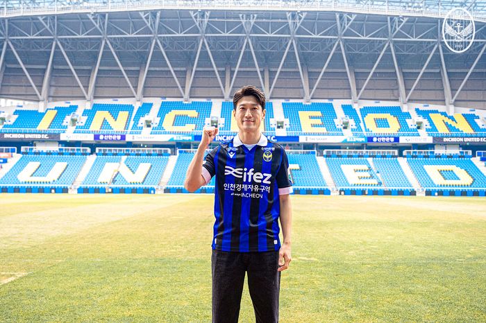 인천유나이티드 유니폼 입은 이청용. ⓒ 인천유나이티드