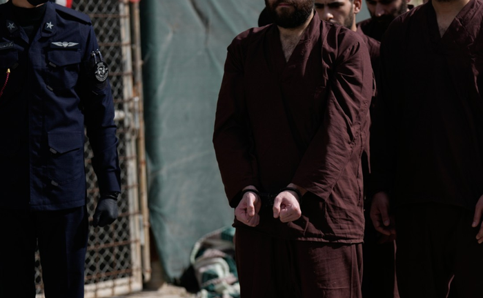 이란으로 이송된 IS 조직원ⓒAP/연합뉴스