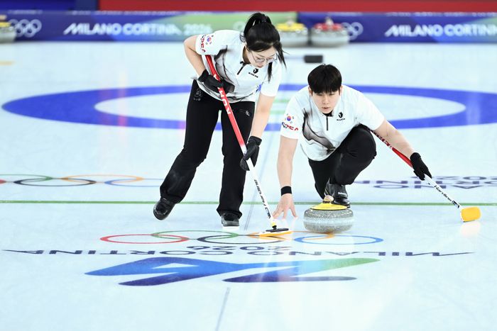 컬링 믹스더블 대표팀 김선영(강릉시청)-정영석(강원도청) 조. ⓒ Xinhua=뉴시스