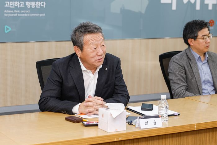 대한태그럭비협회 창립총회에서 최윤 회장이 발언하고 있다. ⓒ OK금융그룹