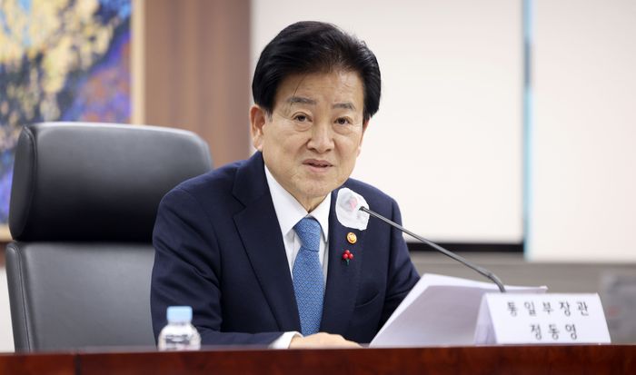 정동영 통일부 장관이 1월 27일 서울 종로구 정부서울청사에서 열린 개성 만월대 상설전시 구축 및 운영의 유기적인 협력을 위한 통일부-서울특별시교육청-(사)남북역사학자협의회 업무협약식에서 인사말을 하고 있다. ⓒ뉴시스