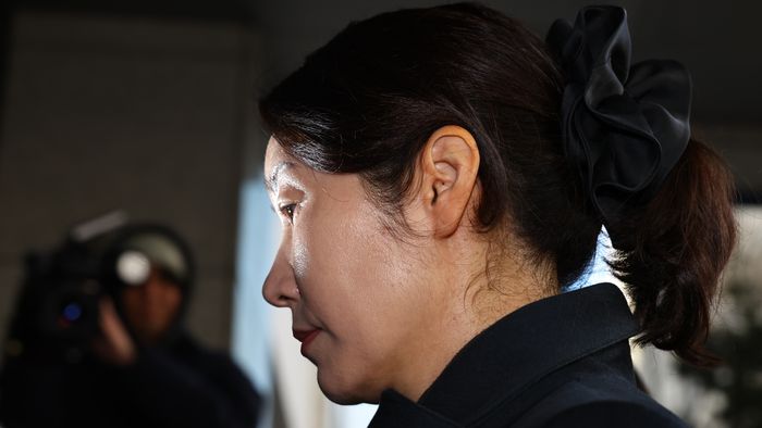 공천헌금 1억원을 수수한 혐의를 받는 강선우 무소속 의원이 2차 경찰 조사를 받기 위해 지난 3일 오전 서울 마포구 서울경찰청 광역수사단 공공범죄수사대로 출석하고 있다. ⓒ뉴시스