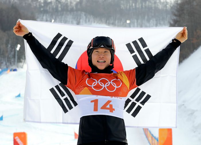평창올림픽에서 은메달을 획득한 이상호. ⓒ AP=뉴시스