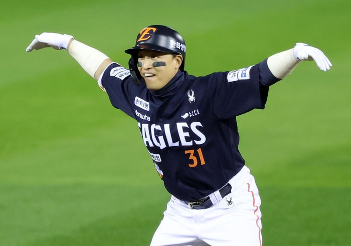 한화와 계약한 손아섭. ⓒ 뉴시스