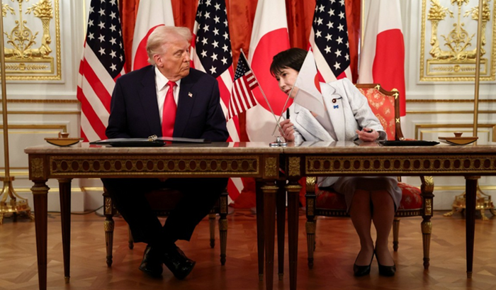 도널드 트럼프(왼쪽) 미국 대통령과 다카이치 사나에 일본 총리가 지난해 10월 28일 도쿄에서 정상회담하고 있다. ⓒ로이터/연합뉴스