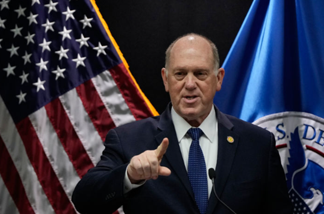 미국 백악관 국경통제 책임자 톰 호먼이 지난달 28일 미국 미네소타 미니애폴리스에서 기자회견을 하고 있다. ⓒAP/뉴시스