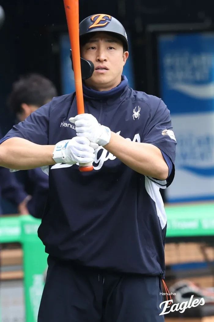 한화 잔류를 확정한 손아섭. ⓒ 한화 이글스