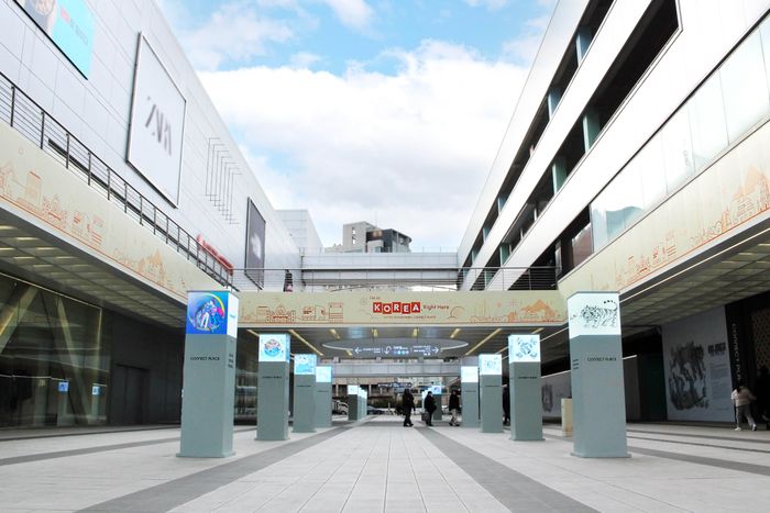 故 김정기 작가 특별전 전시 전경.ⓒ한화커넥트