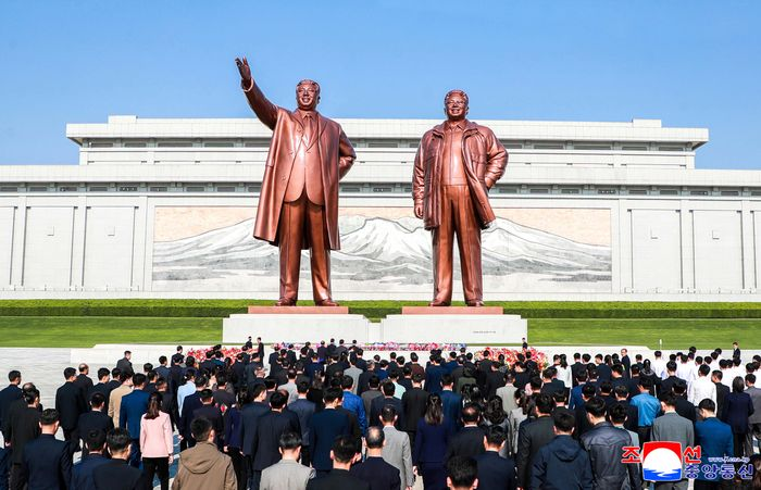 김일성 김정일 동상 ⓒ조선중앙통신·연합뉴스