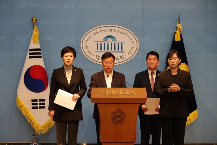 신상진 성남시장이 19일 국회에서 분당신도시 재건축 물량제한 폐지를 촉구하는 기자회견을 하고 있다. ⓒ성남시 제공